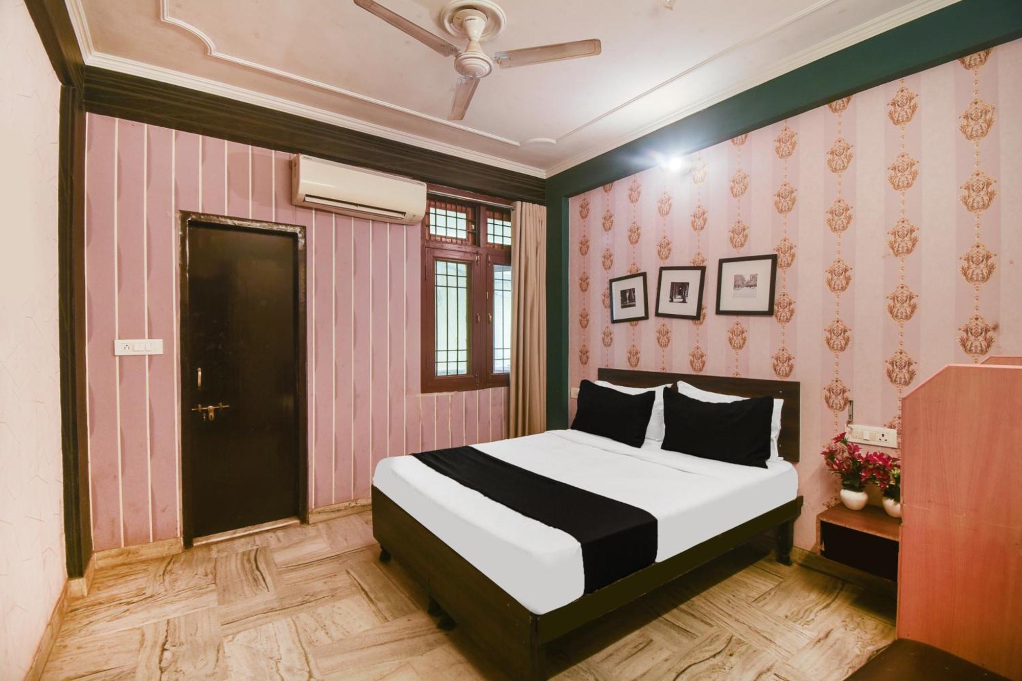 Hotel O Gangashrey 3*