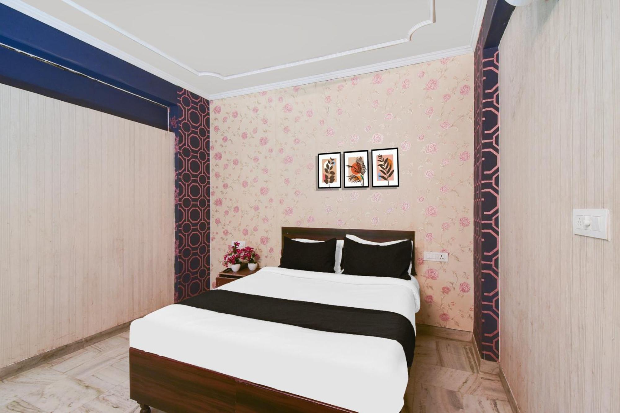Hotel O Gangashrey 3*